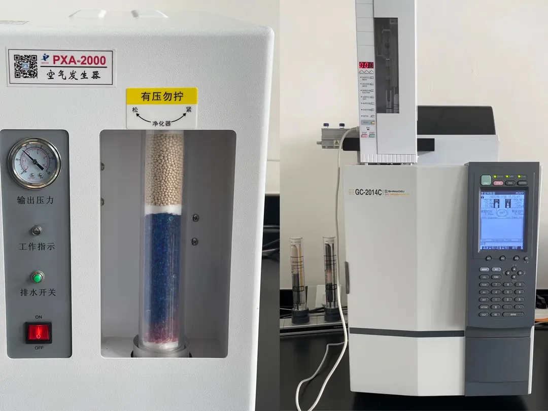 现代化实验室工作台配备通风橱和化学品储存柜